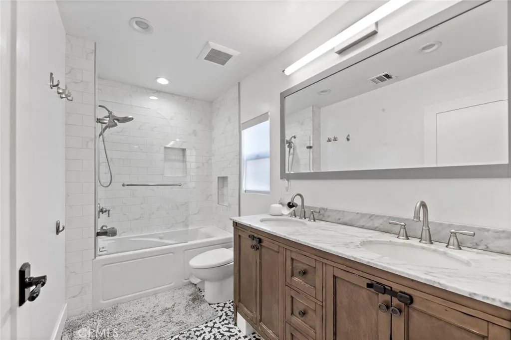 Additional image 42 of 14729 Bassett St, Van Nuys, CA 91405