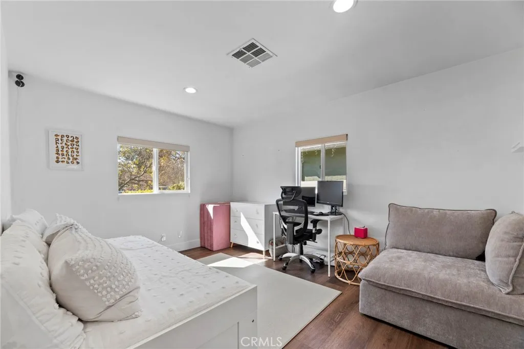 Additional image 43 of 14729 Bassett St, Van Nuys, CA 91405