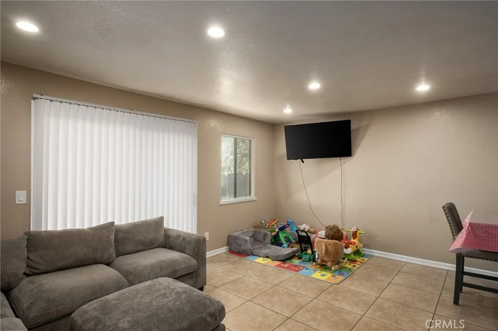 Additional image 70 of 4308 E Woodward Ave, Fresno, CA 93702