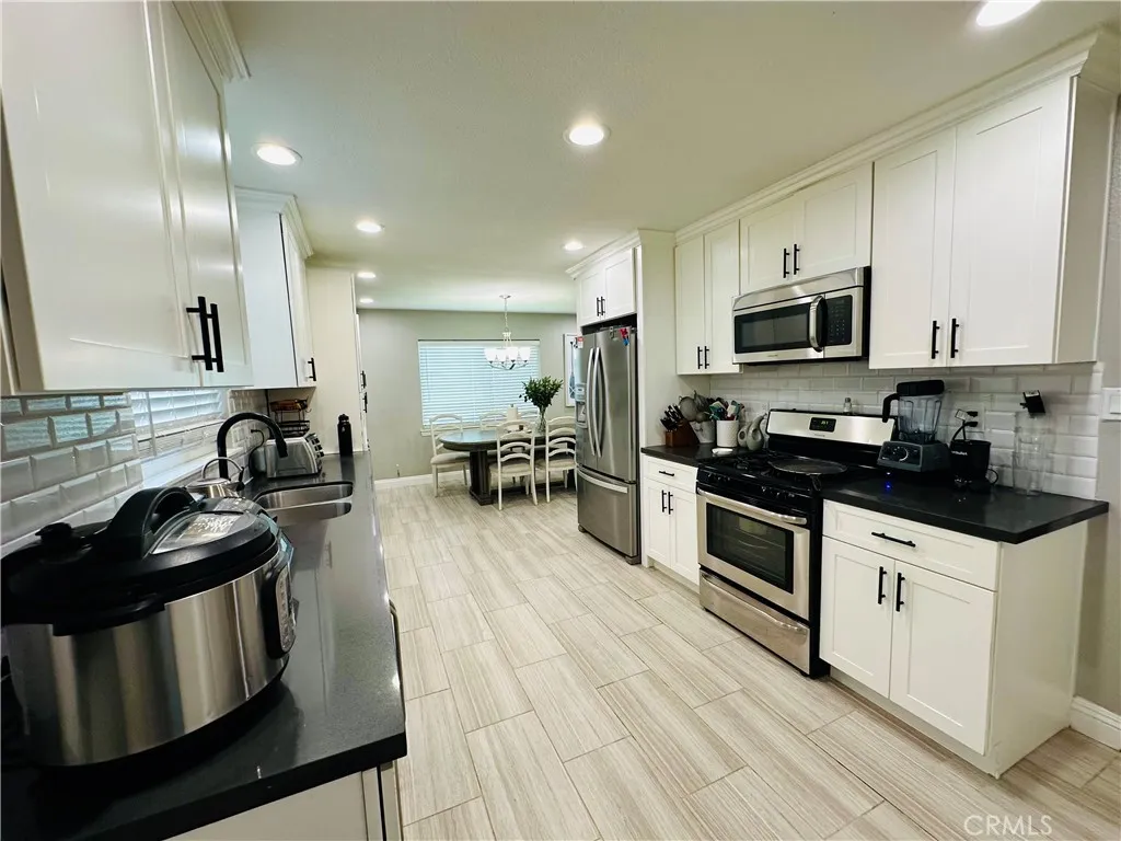 Additional image 31 of 2423 W 7th St, San Bernardino, CA 92410