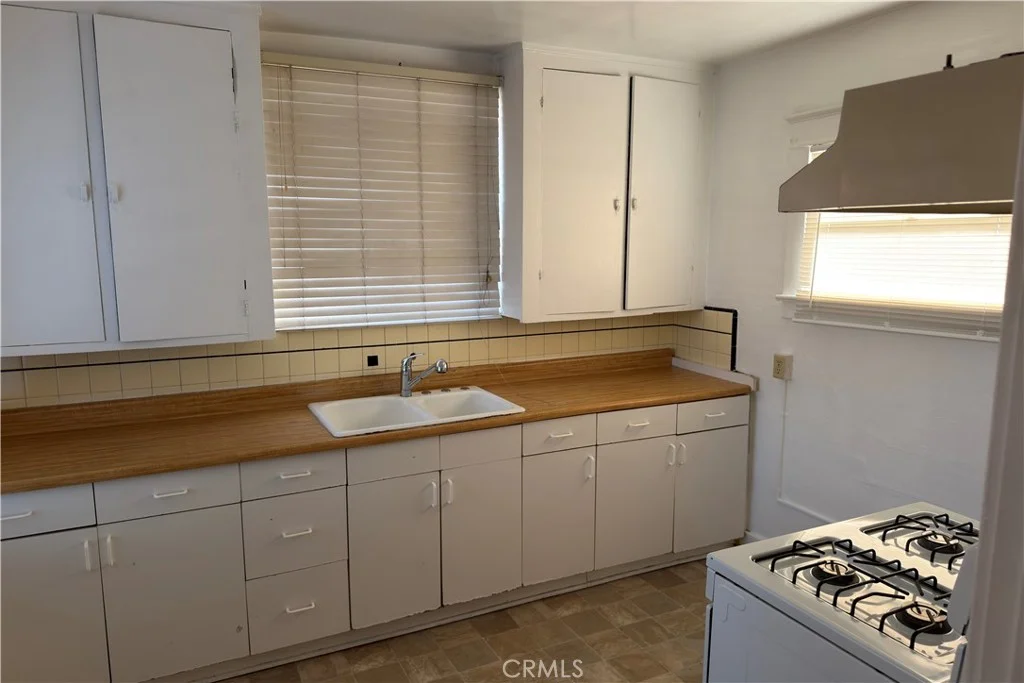 421 Almond Avenue, Long Beach, CA 90802