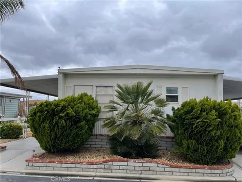 2205 W Acacia Avenue Unit 85, Hemet, CA MLS: SW25084243