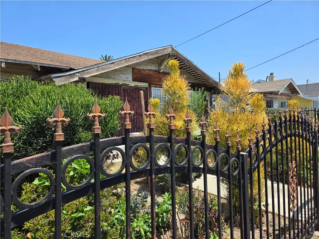 Additional image 3 of 721 W 50th St, Los Angeles, CA 90037