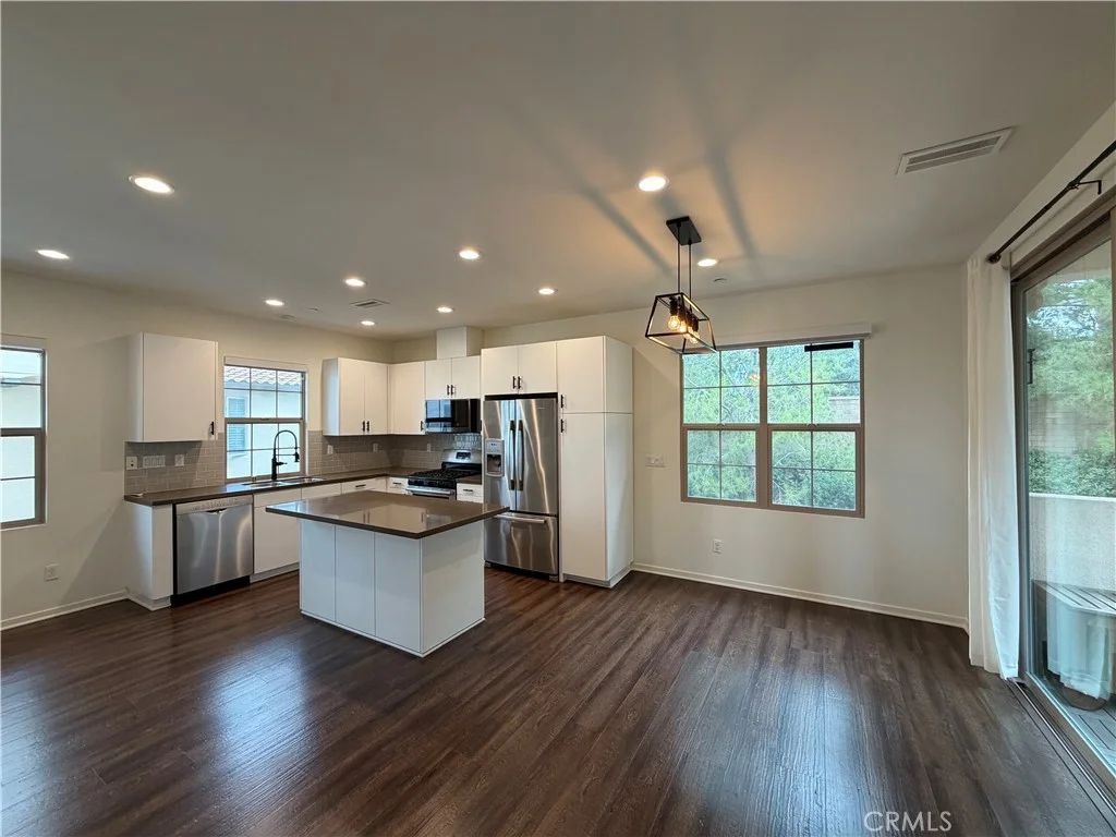 88 Bronze Leaf, Irvine, CA 92620 photo 4