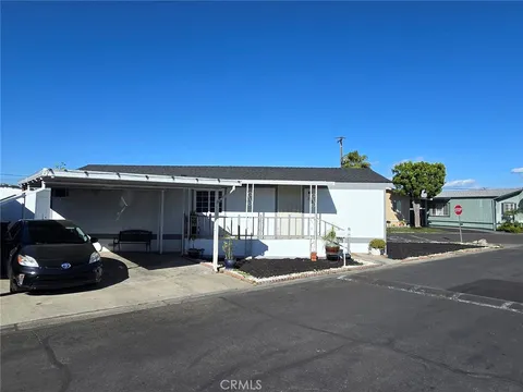 315 Putter Drive, Santa Ana, CA 92703 - MLS#: PW25047197