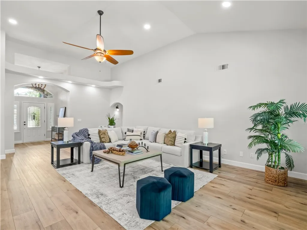 Additional image 9 of 1582 E Revere Rd, Fresno, CA 93720
