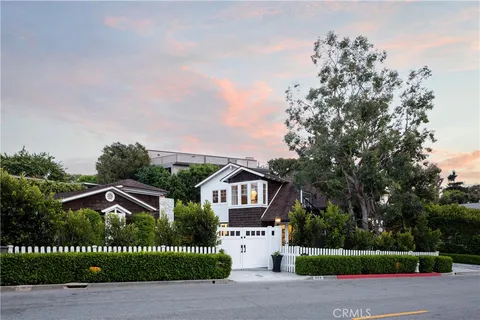 400 Catalina Drive, Newport Beach, CA MLS: OC25099364