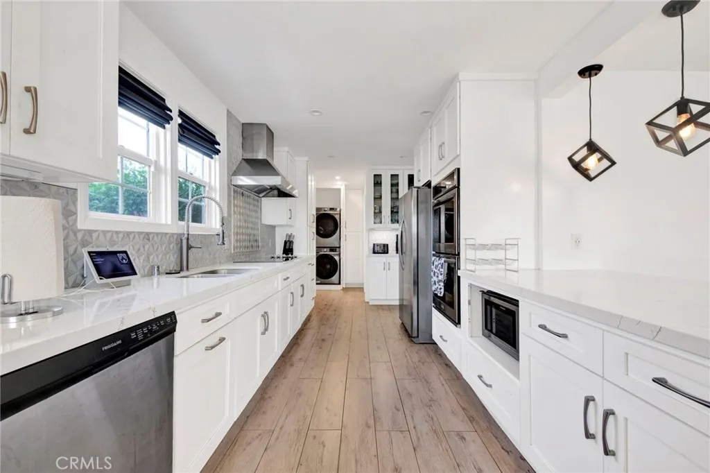 Additional image 37 of 2149 Cullivan Street, Los Angeles, CA 90047