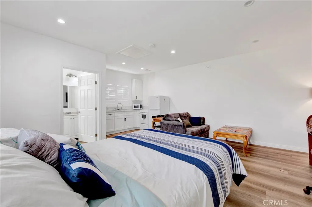 Additional image 52 of 2149 Cullivan Street, Los Angeles, CA 90047