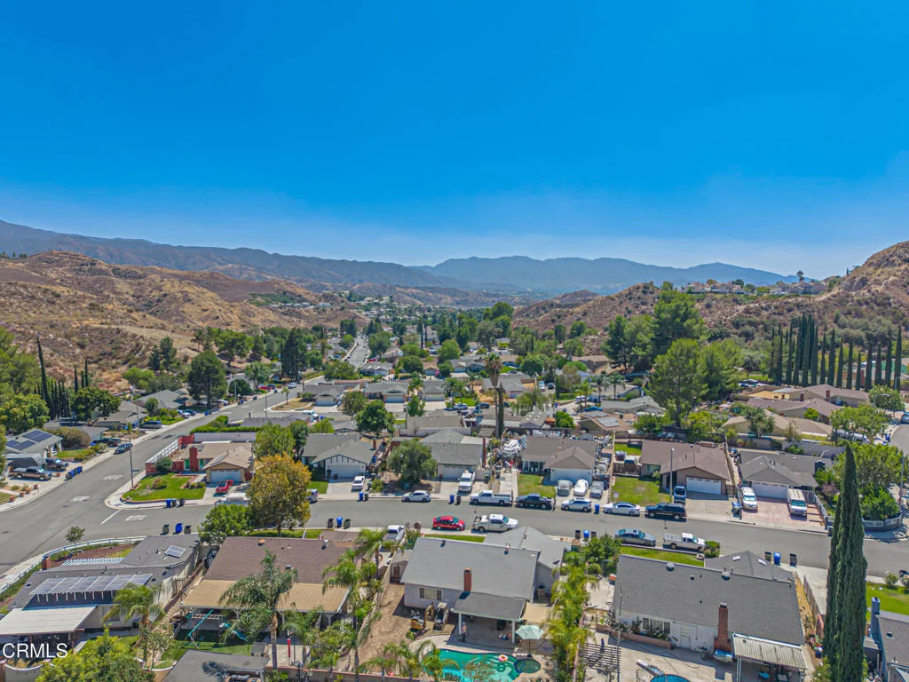 30315 Honeysuckle Hill Drive, Santa Clarita, CA 91387