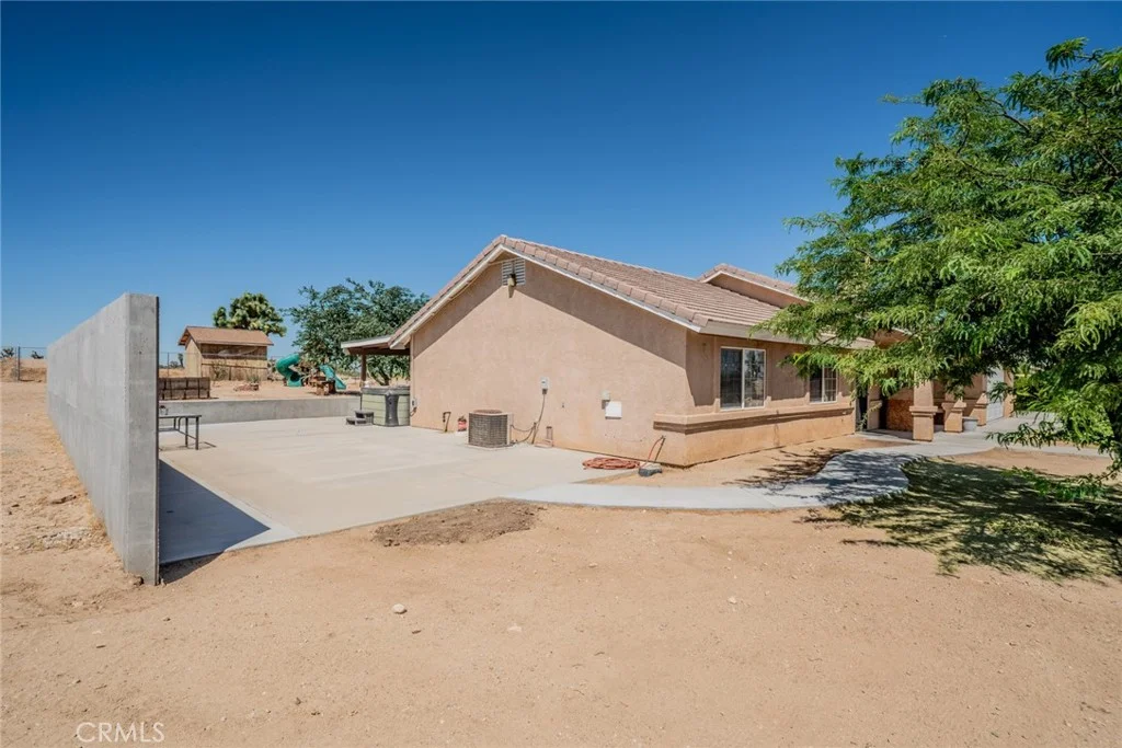 11940 Pacific Rd, Phelan, CA 92371 photo 3