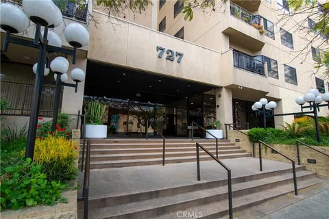 727 S Ardmore Avenue Unit 308, Los Angeles, CA MLS: SR25086347