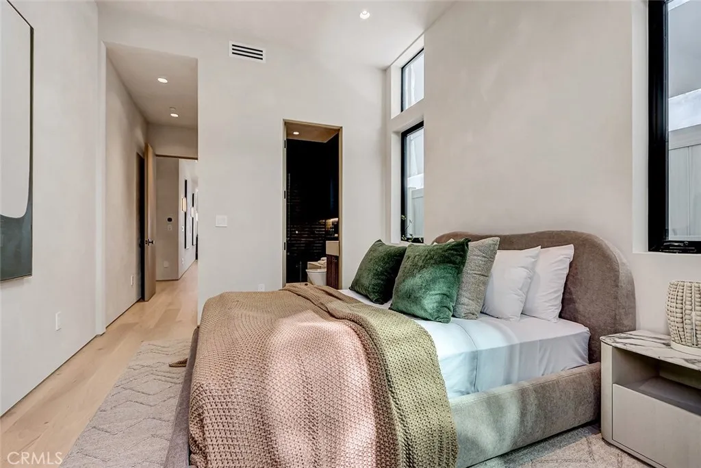 Additional image 115 of 1404 Manhattan Ave, Manhattan Beach, CA 90266