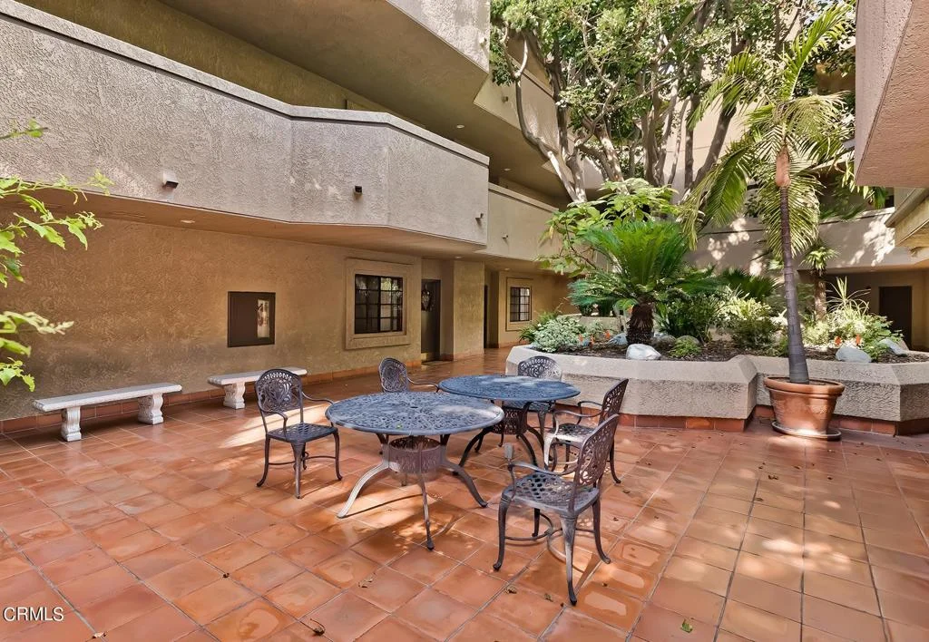 221 S Oak Knoll Avenue Unit 304, Pasadena, CA 91101