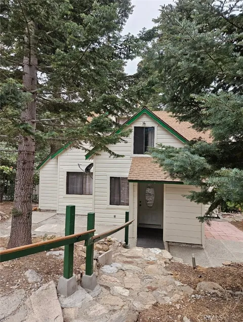 26061 Fire Hall Loop, Twin Peaks, CA 92391 - MLS#: CV24191487