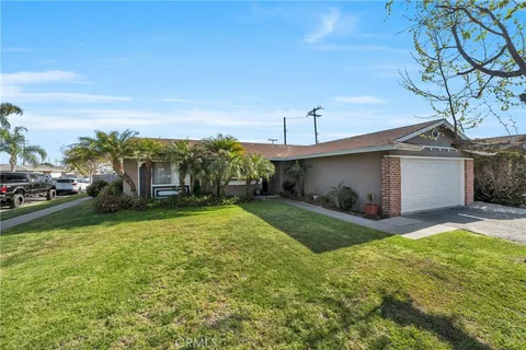 10432 Samoa Drive, Huntington Beach, CA MLS: OC25080068