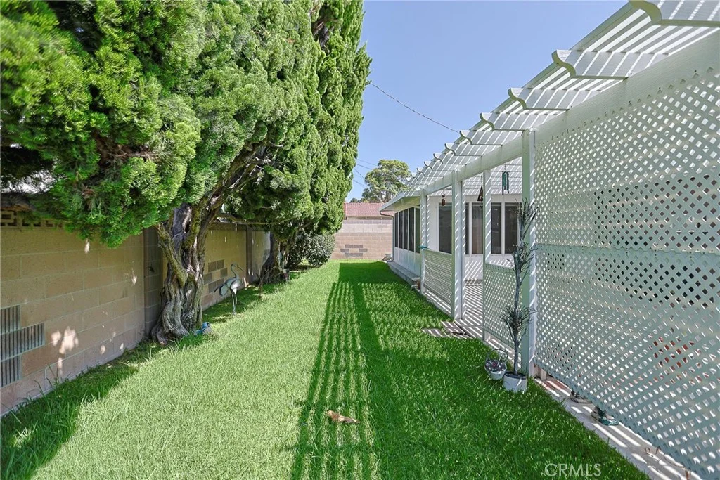 15261 Columbia Ln, Huntington Beach, CA 92647