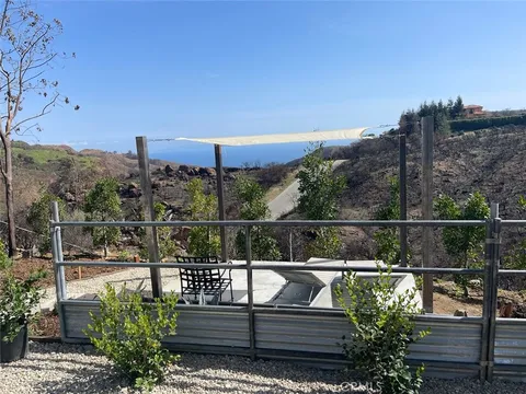 2535 Hawks Nest Trail, Topanga, CA MLS: SR24230479