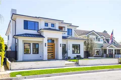1828 Pine Street, Huntington Beach, CA MLS: OC25076046