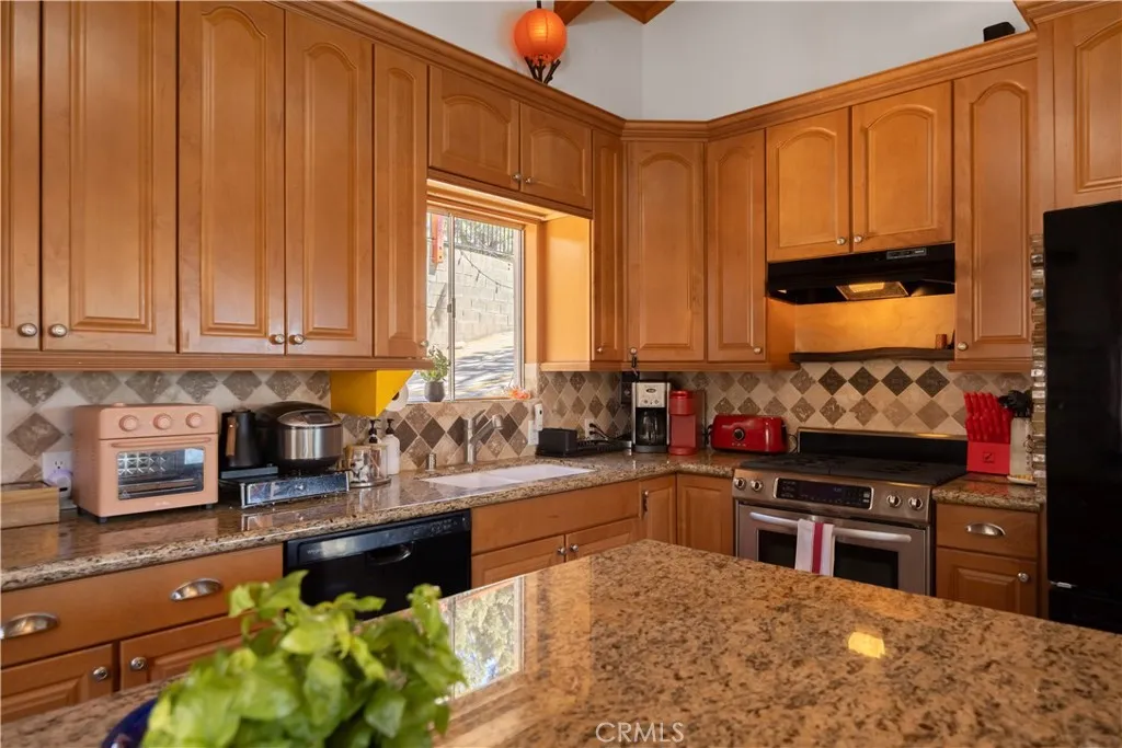 Additional image 15 of 39563 Raccoon Drive, Fawnskin, CA 92333