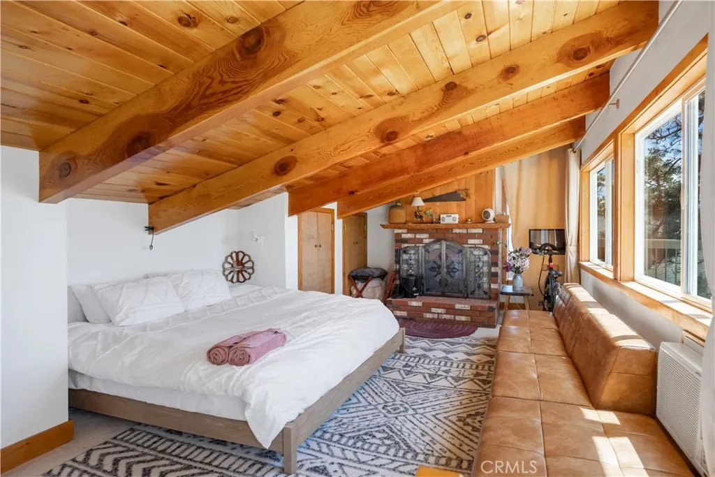 Additional image 60 of 39563 Raccoon Drive, Fawnskin, CA 92333