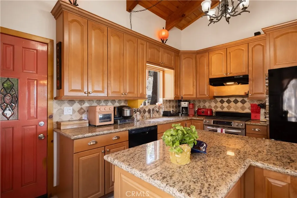 Additional image 13 of 39563 Raccoon Drive, Fawnskin, CA 92333