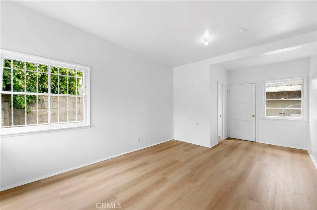 Additional image 43 of 956 S Oak St, Inglewood, CA 90301