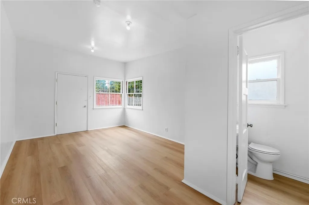 Additional image 41 of 956 S Oak St, Inglewood, CA 90301