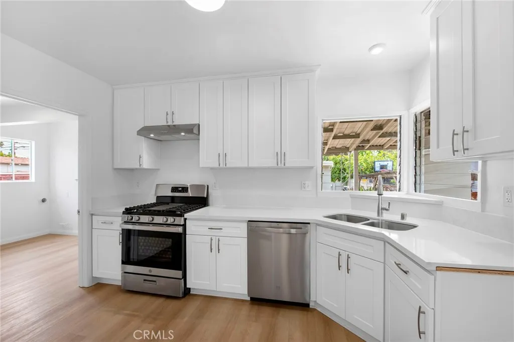 Additional image 9 of 956 S Oak St, Inglewood, CA 90301