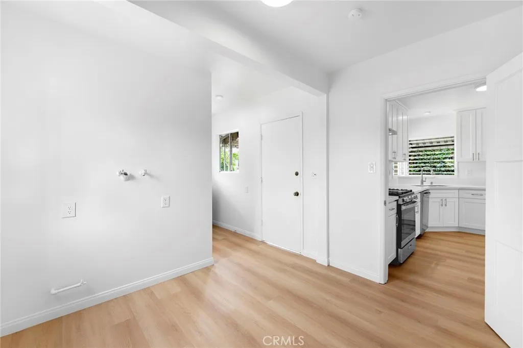 Additional image 52 of 956 S Oak St, Inglewood, CA 90301