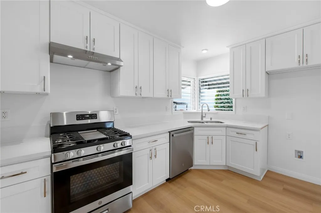 Additional image 11 of 956 S Oak St, Inglewood, CA 90301