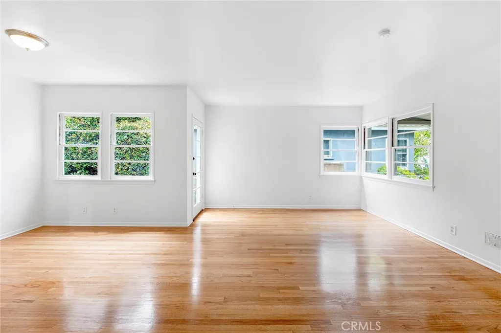 Additional image 36 of 956 S Oak St, Inglewood, CA 90301