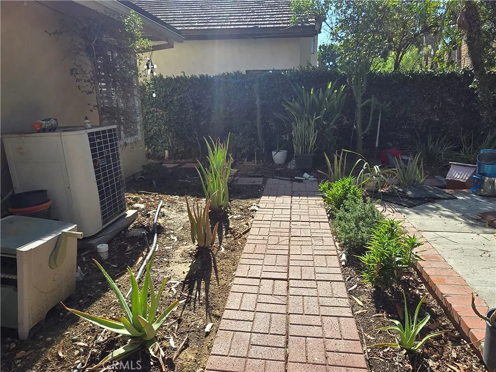 2023 Seaview Dr, Fullerton, CA 92833