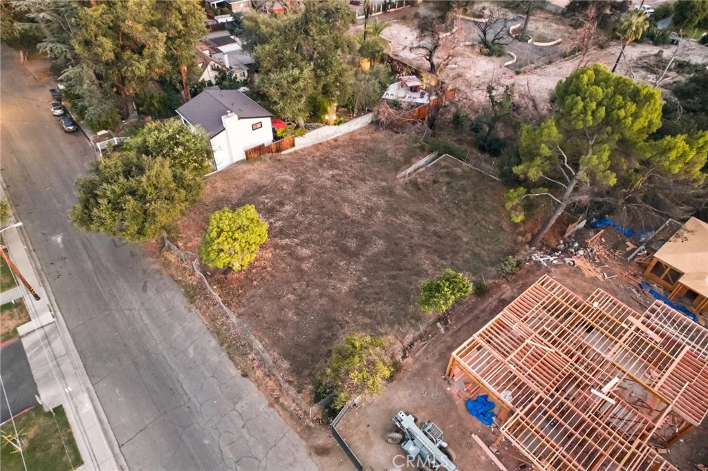 566 W Palm Street, Altadena, CA 91001
