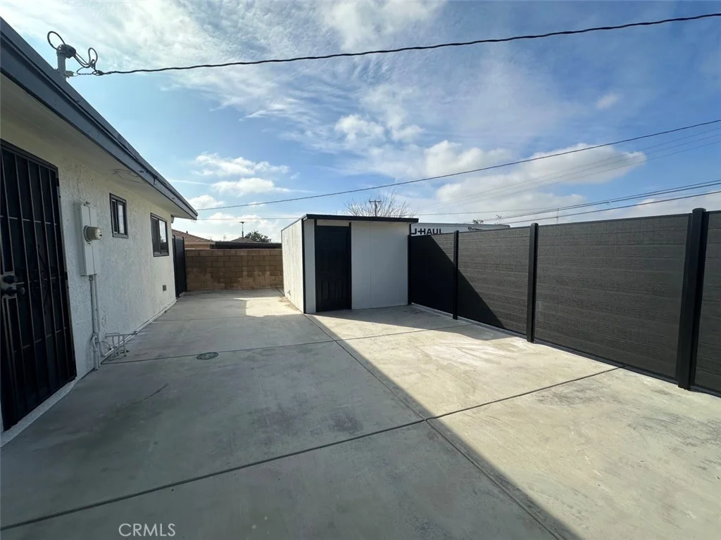 6742 Citrus Ave, Fontana, CA 92336