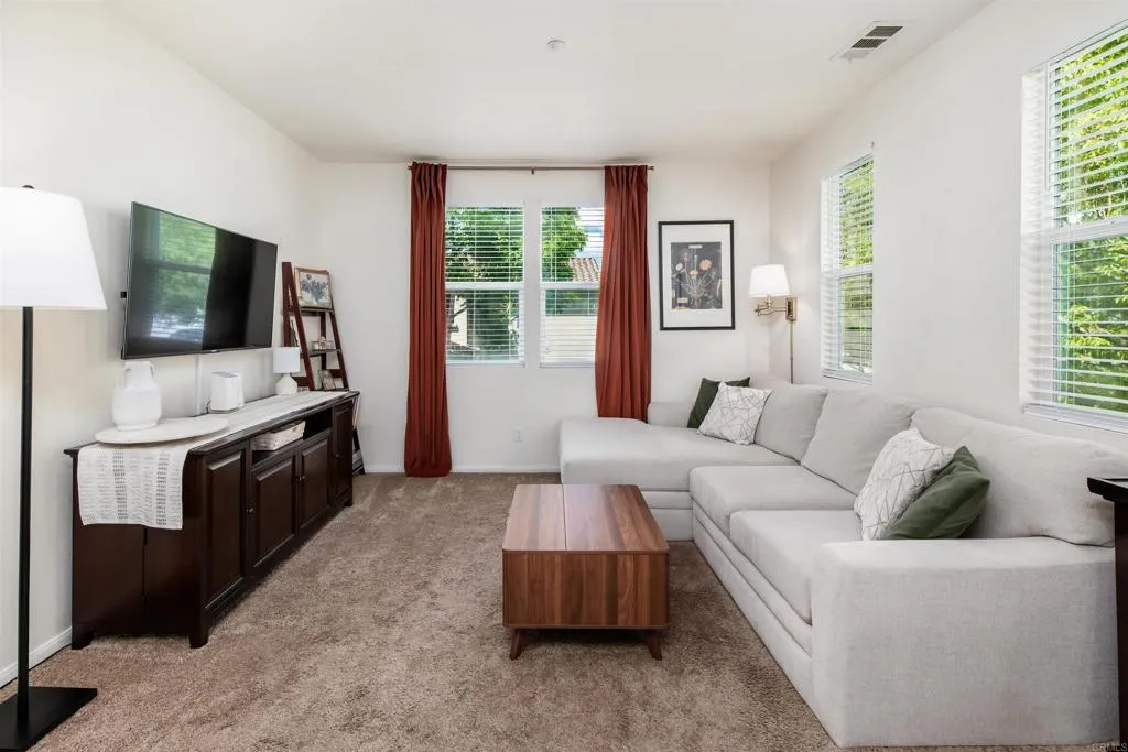 Additional image 39 of 451 Avenida De La Luna, Vista, CA 92083