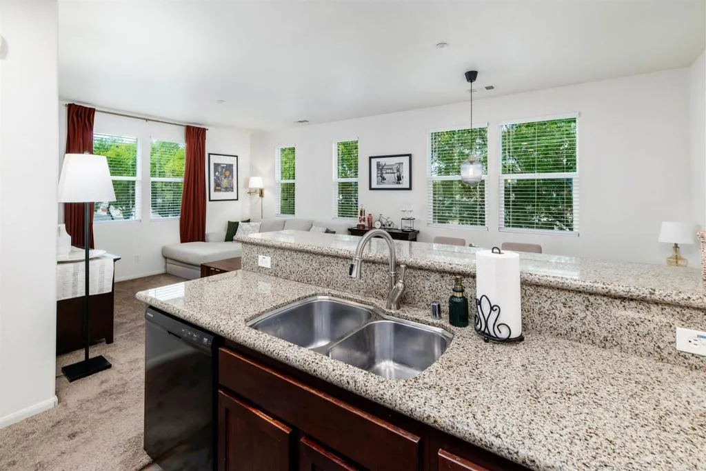 Additional image 18 of 451 Avenida De La Luna, Vista, CA 92083