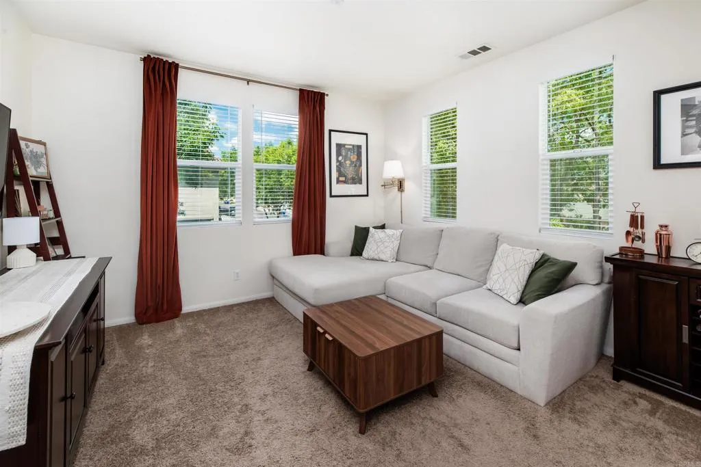 Additional image 10 of 451 Avenida De La Luna, Vista, CA 92083