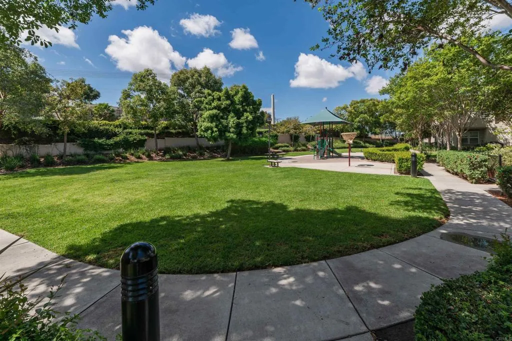 Additional image 29 of 451 Avenida De La Luna, Vista, CA 92083