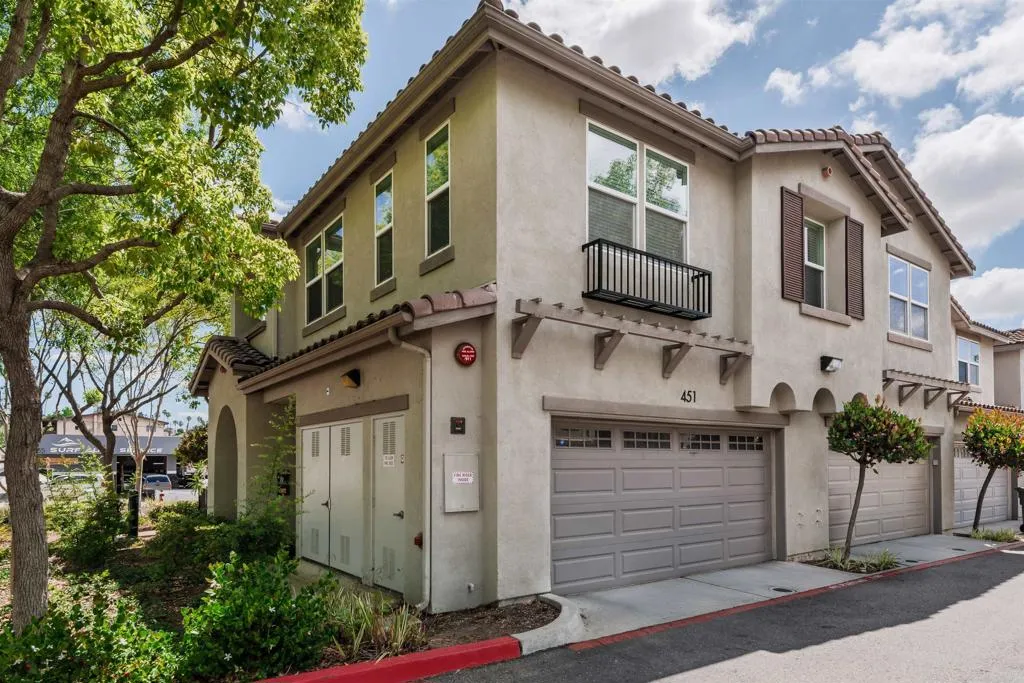 Additional image 33 of 451 Avenida De La Luna, Vista, CA 92083