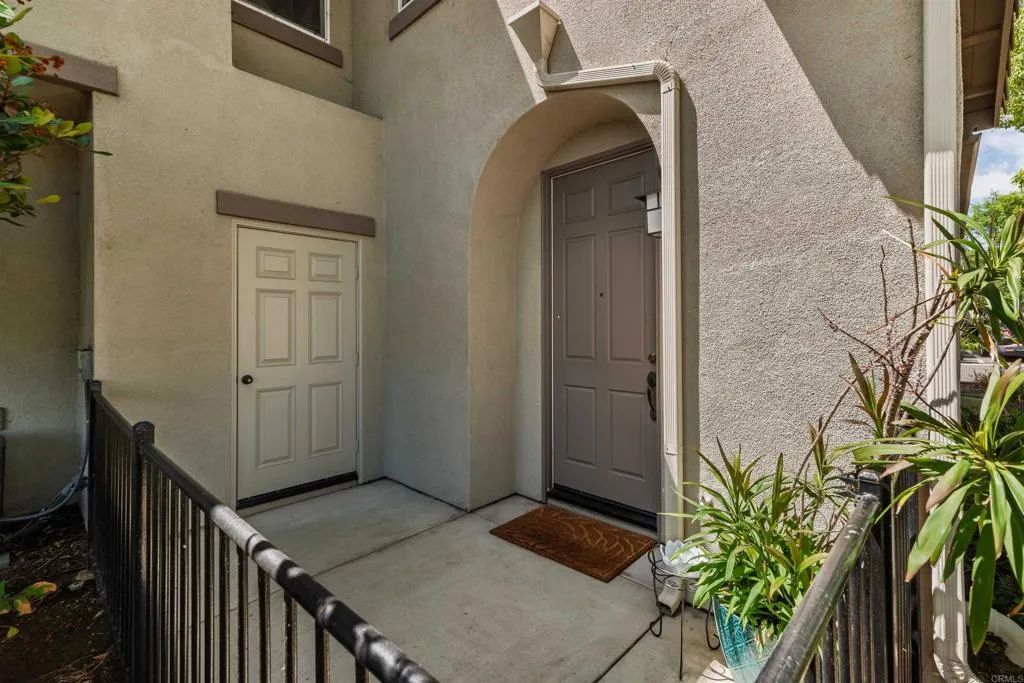 Additional image 34 of 451 Avenida De La Luna, Vista, CA 92083