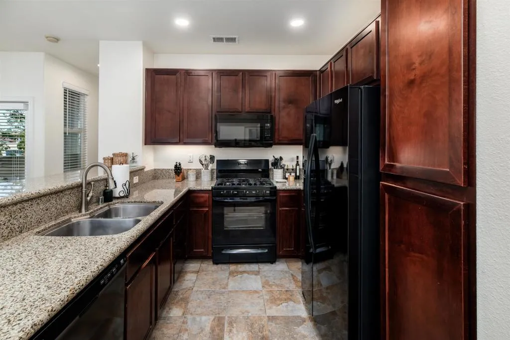 Additional image 46 of 451 Avenida De La Luna, Vista, CA 92083