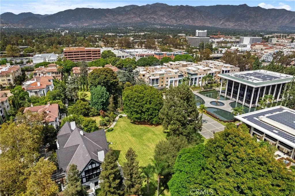 182 S Orange Grove Blvd, Pasadena, CA 91105