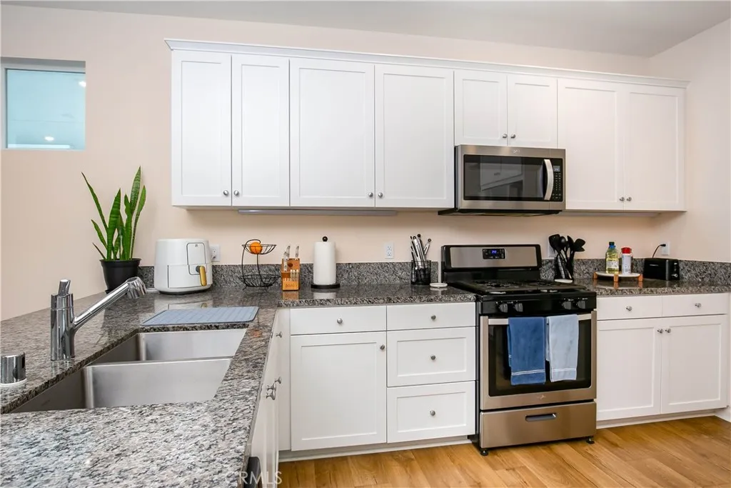 Additional image 8 of 240 Natural Bridge Ln, Palmdale, CA 93551