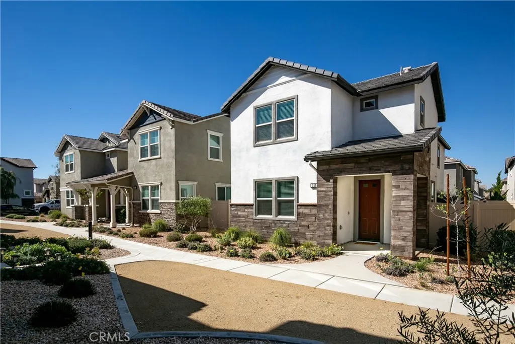 Additional image 4 of 240 Natural Bridge Ln, Palmdale, CA 93551