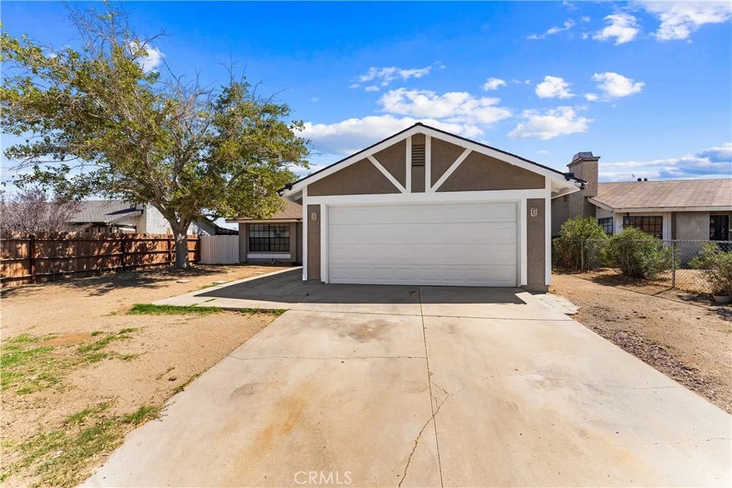 38470 Division St, Palmdale, CA 93550