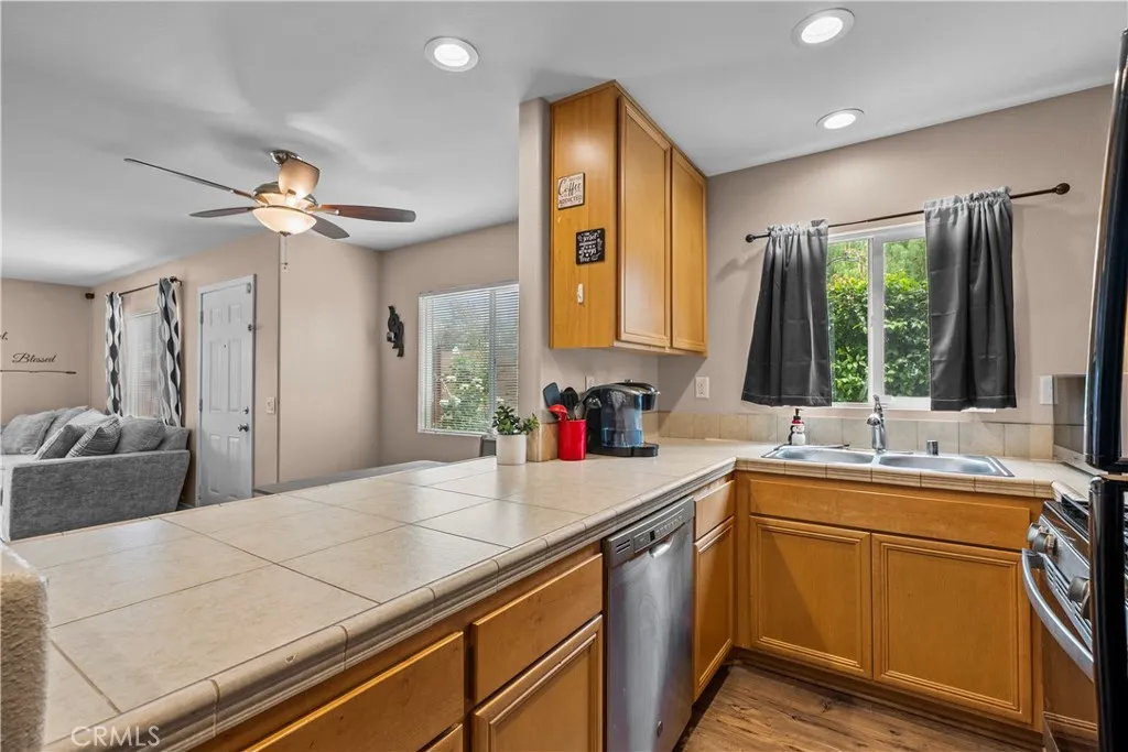Additional image 55 of 14552 Foothill Blvd, Sylmar, CA 91342