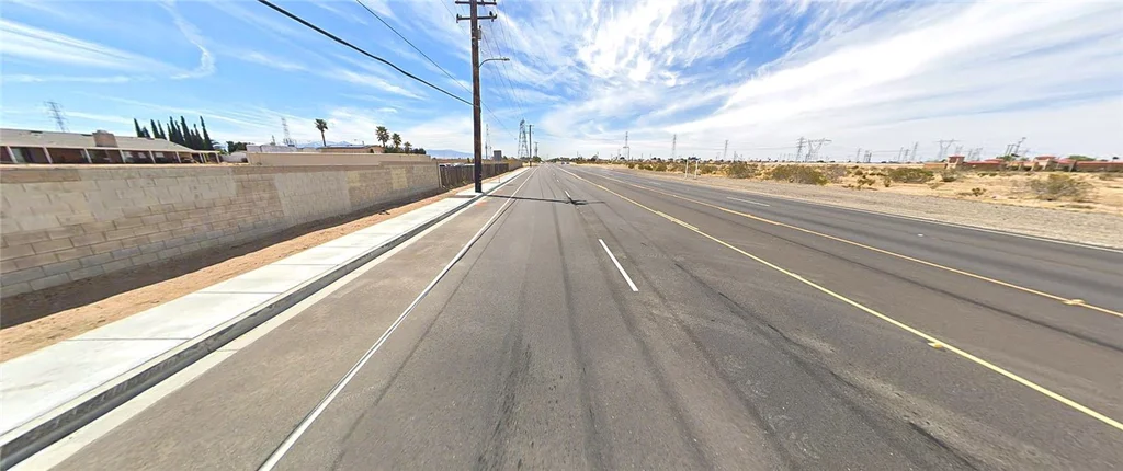 Bear Valley Road, Victor Valley, CA 92392
