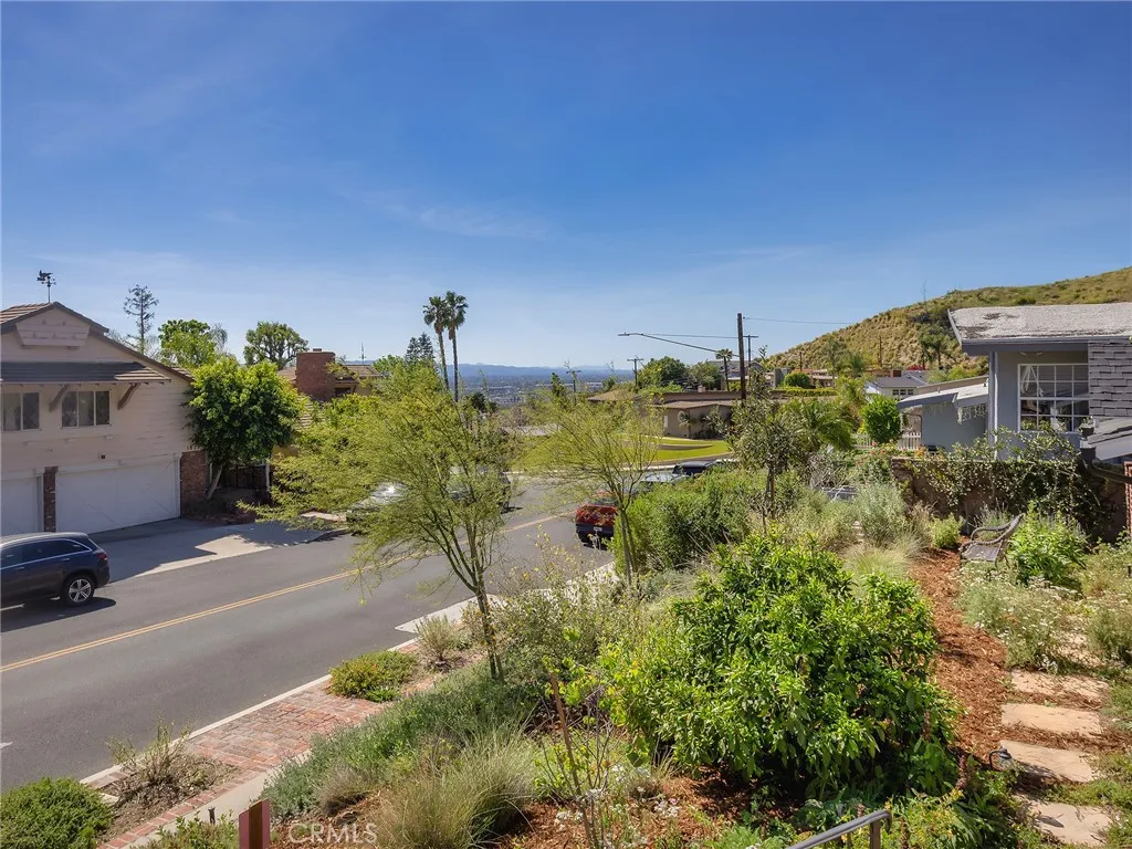 Additional image 43 of 1012 N Sunset Canyon Drive, Burbank, CA 91504