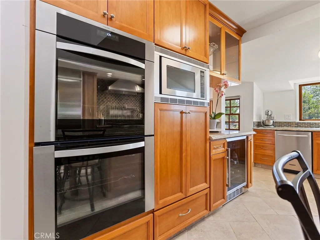 Additional image 80 of 1012 N Sunset Canyon Drive, Burbank, CA 91504